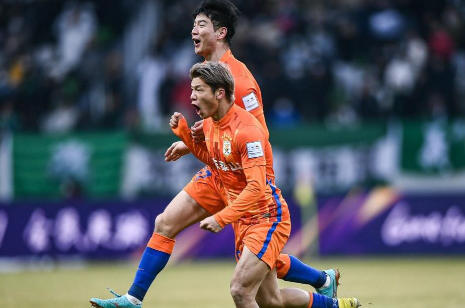 星空体育下载-今晨足总杯传出新动向，武汉三镇防线松动，管理层表态：目标明确，训练强度明显提升的简单介绍